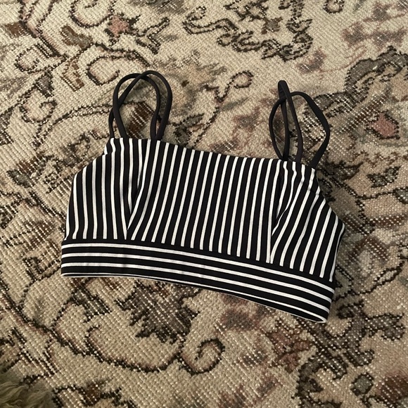 Black Striped Sports Bra Top XS A65 - Picture 1 of 4